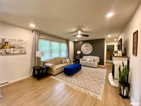 1309 E Stotlar St, Herrin, IL 62948 photo 4