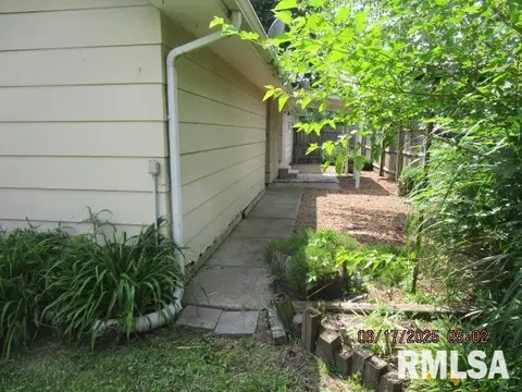 800 N Buchanan St, Benton, IL 62812 photo 10