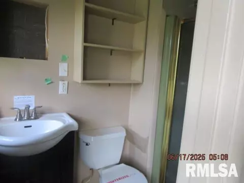 800 N Buchanan St, Benton, IL 62812 photo 9