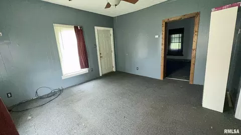404 E Main St, Benton, IL 62812 photo 12