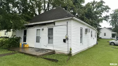 404 E Main St, Benton, IL 62812 photo 5