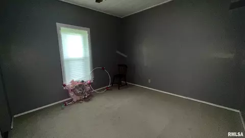 404 E Main St, Benton, IL 62812 photo 9