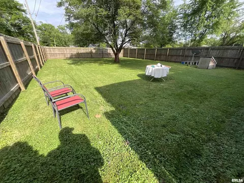1323 Cedar St, Centralia, IL 62801 photo 3