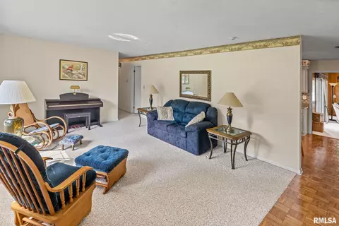 10 Monroe Ave, Salem, IL 62881 photo 11