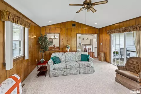 10 Monroe Ave, Salem, IL 62881 photo 25