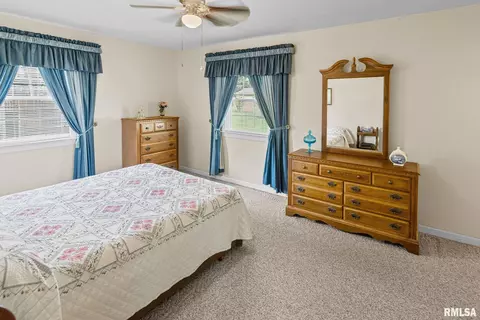 10 Monroe Ave, Salem, IL 62881 photo 31