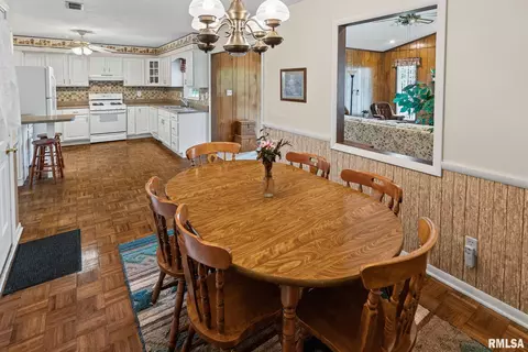 10 Monroe Ave, Salem, IL 62881 photo 21