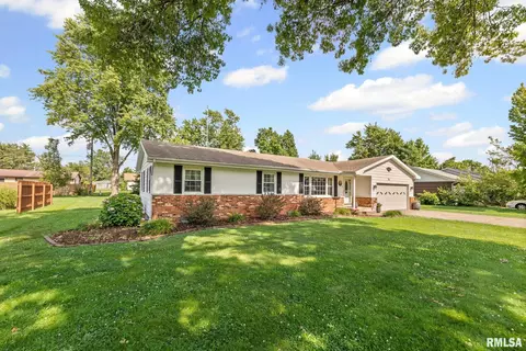 10 Monroe Ave, Salem, IL 62881 photo 4