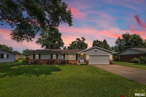 10 Monroe Ave, Salem, IL 62881 photo 2