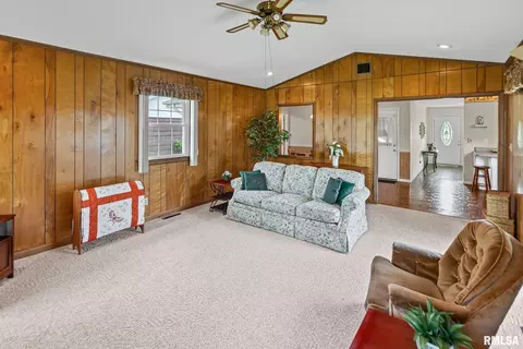 10 Monroe Ave, Salem, IL 62881 photo 24