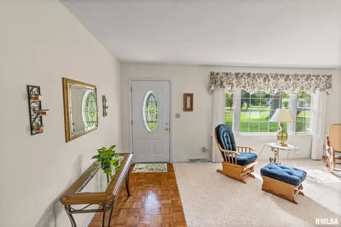 10 Monroe Ave, Salem, IL 62881 photo 10