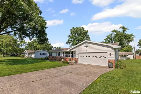 10 Monroe Ave, Salem, IL 62881 photo 3