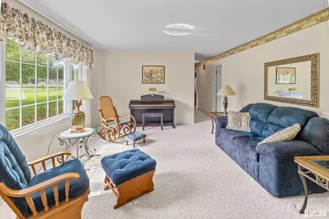 10 Monroe Ave, Salem, IL 62881 photo 12