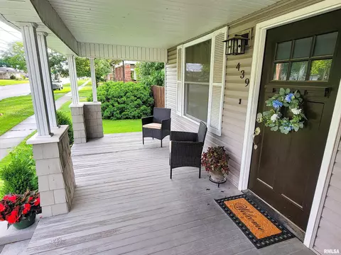 Exterior - 439 E North Ave, Flora, IL 62839 photo 3 of 19