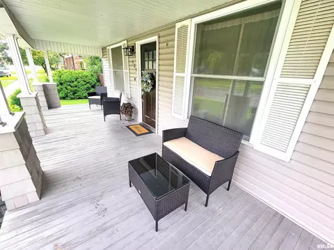 Exterior - 439 E North Ave, Flora, IL 62839 photo 10 of 19