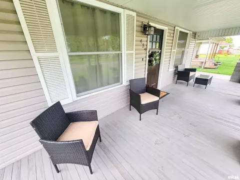 Exterior - 439 E North Ave, Flora, IL 62839 photo 9 of 19