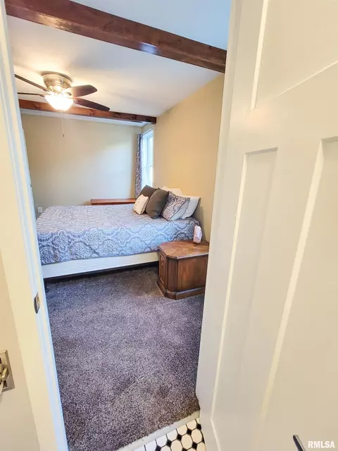 Bedroom - 439 E North Ave, Flora, IL 62839 photo 3 of 12