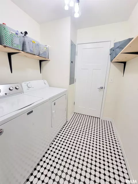 Other - 439 E North Ave, Flora, IL 62839 photo 20 of 31