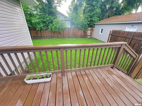Exterior - 439 E North Ave, Flora, IL 62839 photo 6 of 19