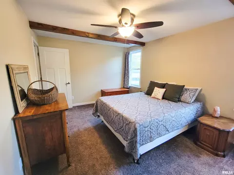 Bedroom - 439 E North Ave, Flora, IL 62839 photo 1 of 12