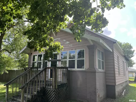 628 S Elm St, Centralia, IL 62801 photo 2