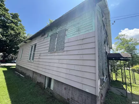 628 S Elm St, Centralia, IL 62801 photo 9