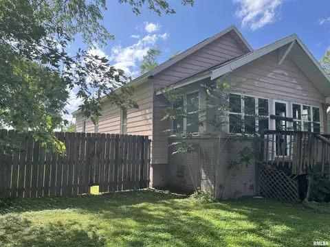 628 S Elm St, Centralia, IL 62801 photo 3