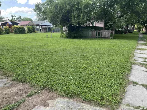 628 S Elm St, Centralia, IL 62801 photo 4