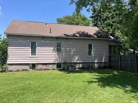 628 S Elm St, Centralia, IL 62801 photo 5