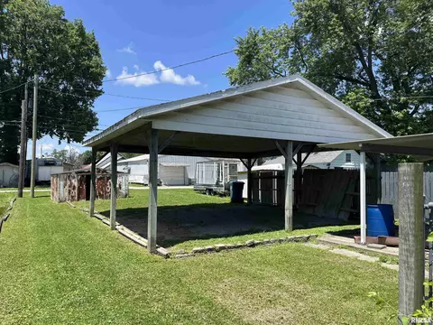 628 S Elm St, Centralia, IL 62801 photo 6