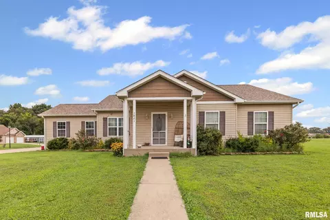 1821 Mark Dr, Sparta, IL 62286