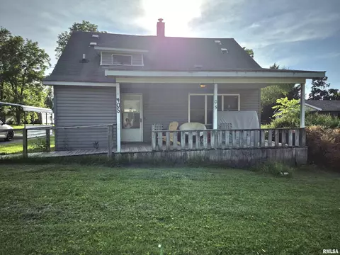 405 S Shaw St, Harrisburg, IL 62946