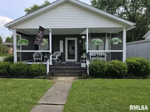 337 E Franklin St, Du Quoin, IL 62832