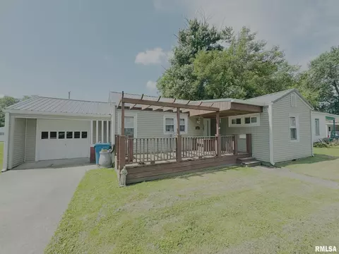 234 Fair Ave, Flora, IL 62839