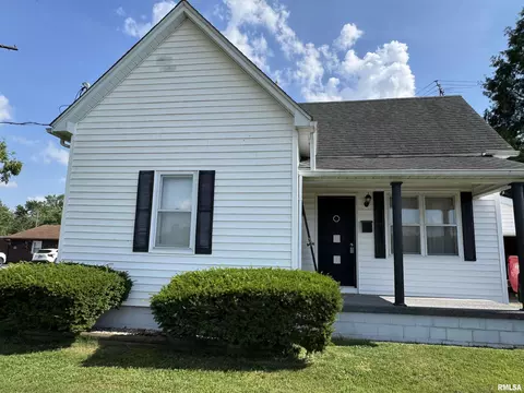 1607 W Cherry St, Marion, IL 62959 photo 2