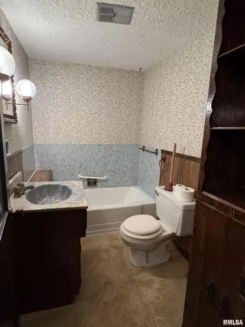 1607 W Cherry St, Marion, IL 62959 photo 8