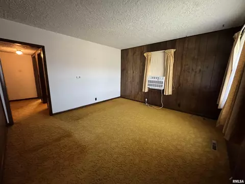 1607 W Cherry St, Marion, IL 62959 photo 6