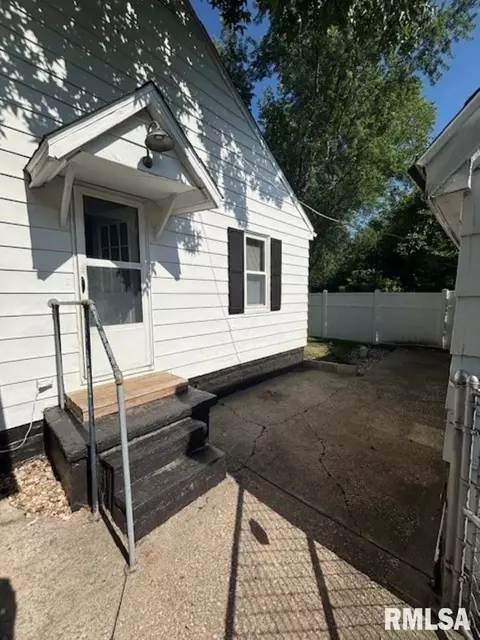 2103 Forest St, Mount Vernon, IL 62864 photo 4