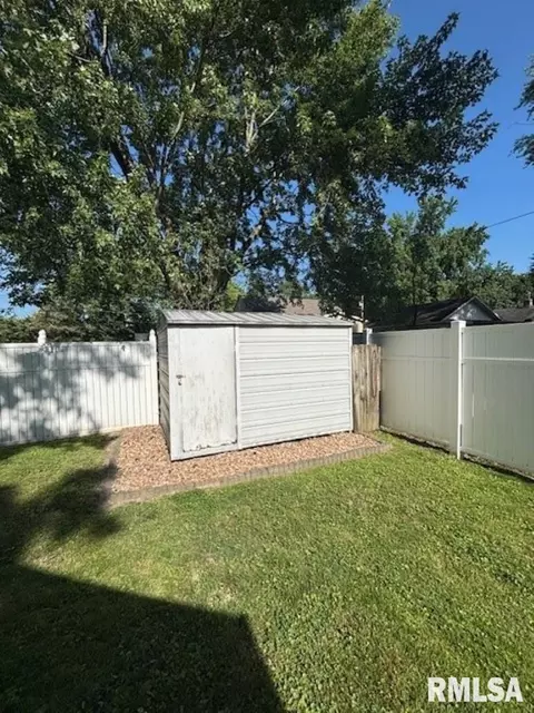 2103 Forest St, Mount Vernon, IL 62864 photo 5