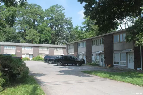 604 S Oakland Ave, Carbondale, IL 62901