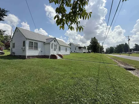 1220 Dorris Heights Rd, Harrisburg, IL 62946