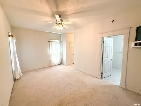 Bedroom - 202 Flora Ave, Flora, IL 62839 photo 6 of 13