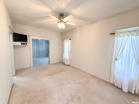 Bedroom - 202 Flora Ave, Flora, IL 62839 photo 8 of 13