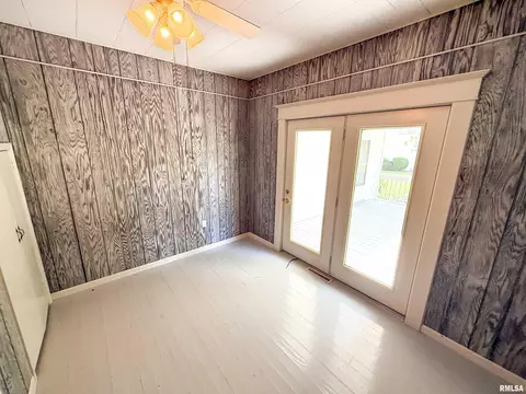 Bedroom - 202 Flora Ave, Flora, IL 62839 photo 1 of 13
