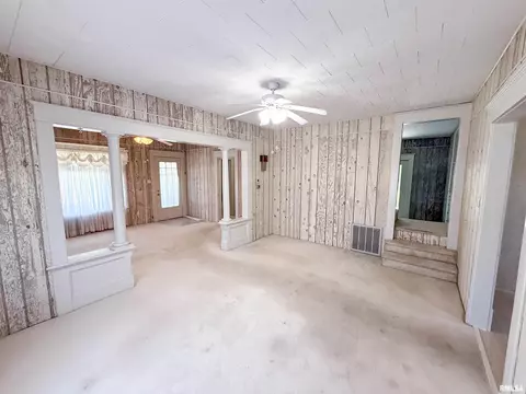 Living - 202 Flora Ave, Flora, IL 62839 photo 5 of 5