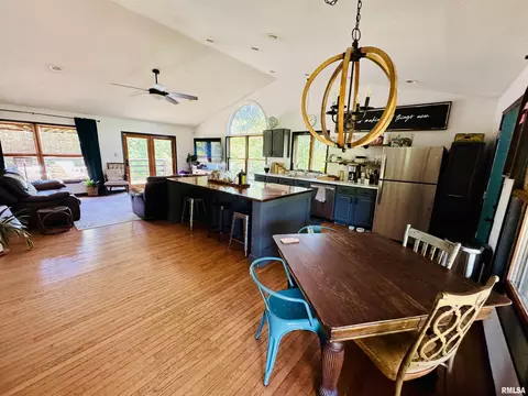 348 Medlin Rd, Walnut Hill, IL 62893 photo 4