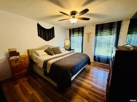 348 Medlin Rd, Walnut Hill, IL 62893 photo 6