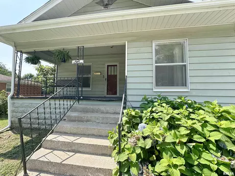 817 W Hendrickson St, Marion, IL 62959