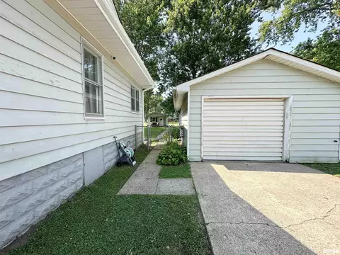 817 W Hendrickson St, Marion, IL 62959 photo 20