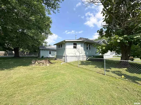 817 W Hendrickson St, Marion, IL 62959 photo 22